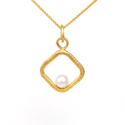 Forged Square Link Pearl Pendant in 18k gold by Tamberlaine